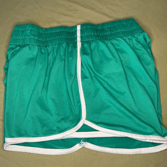 Green White Women’s Athletic Shorts Size Large Sporty Athleisure Streetwear EUC - Picture 9 of 11